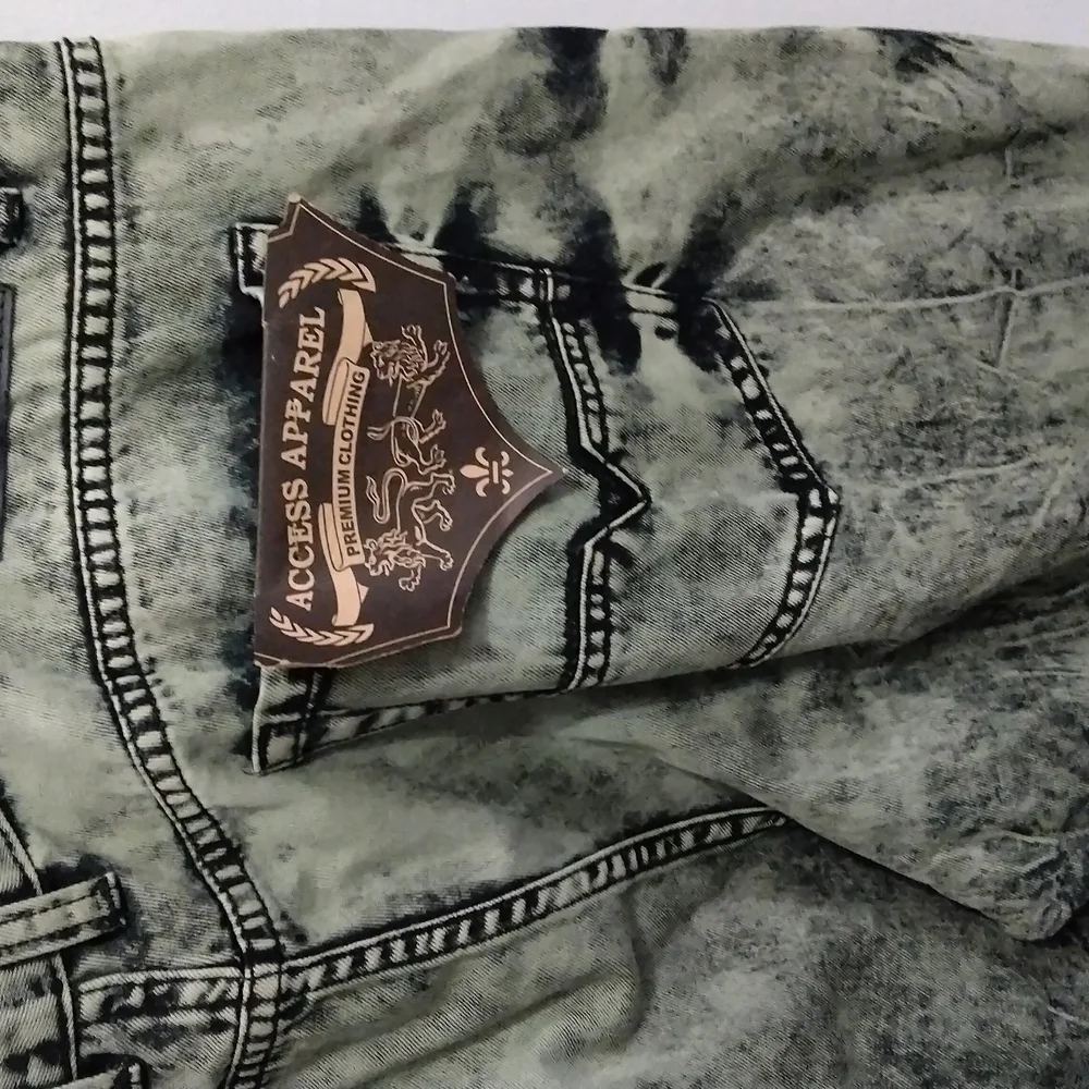 Men's Distressed Tie-Dye Jeans - Picture 5 of 10